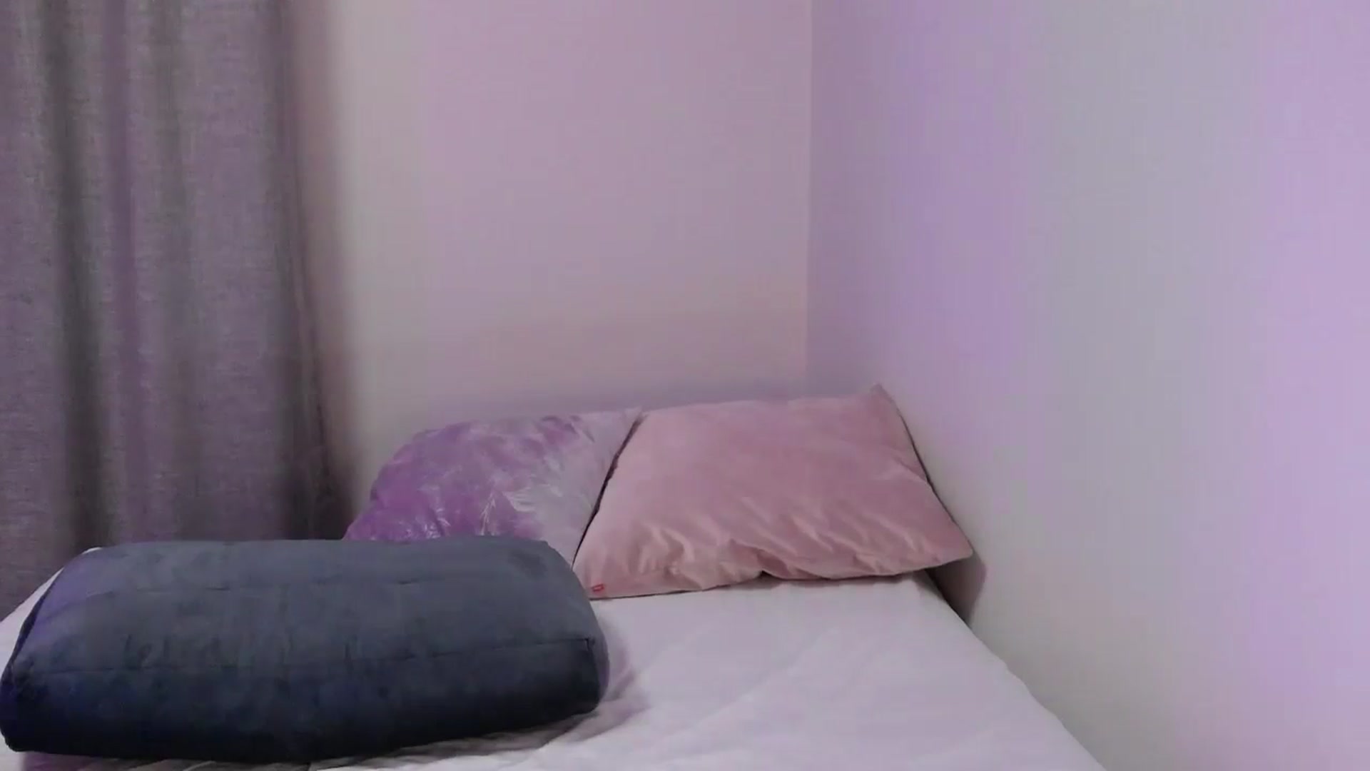Gallery image thumbnail from o_o1t2's myfreecams stream on, 06/26/2024, 02:11 image 6 of 20