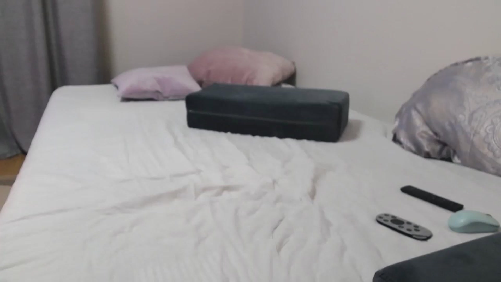 Gallery image thumbnail from o_o1t2's myfreecams stream on, 07/17/2024, 21:43 image 15 of 20