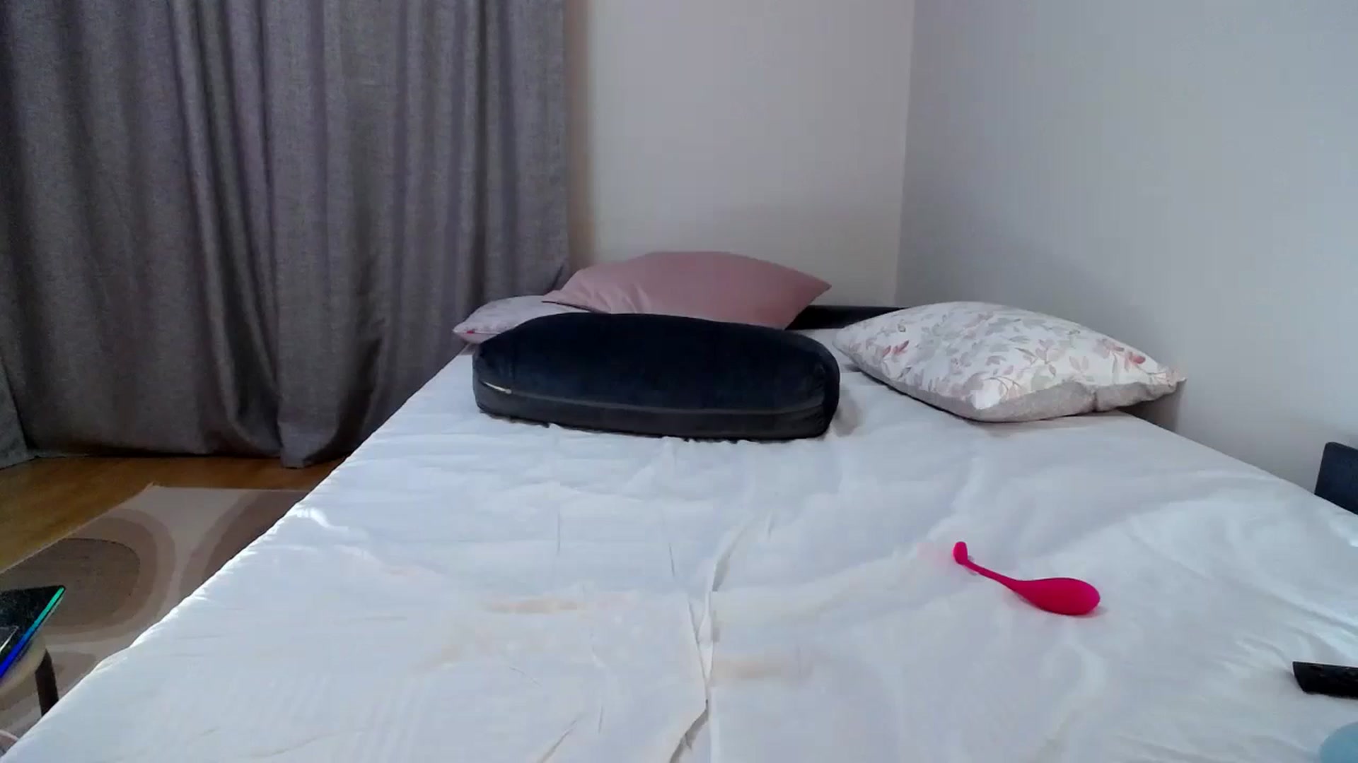 Gallery image thumbnail from o_o1t2's myfreecams stream on, 09/24/2024, 02:46 image 12 of 20
