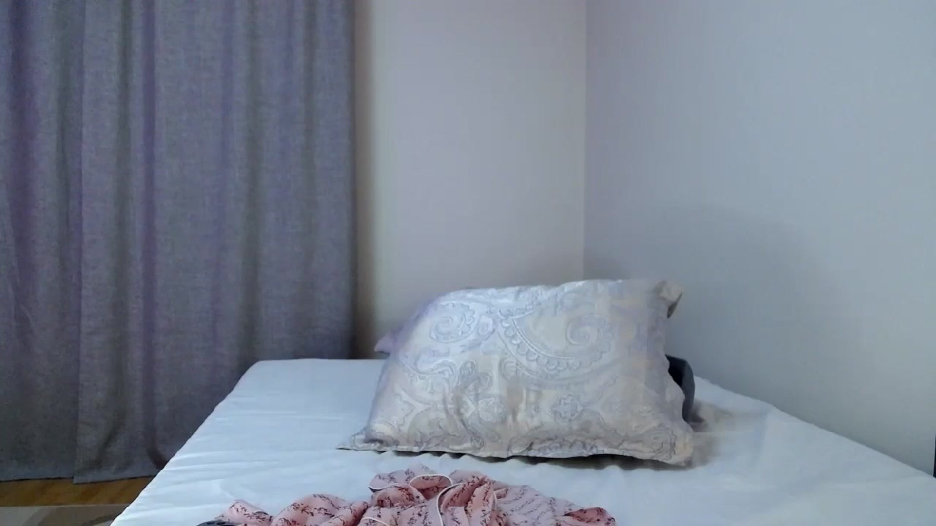 Gallery image thumbnail from o_o1t2's myfreecams stream on, 10/04/2024, 16:45 image 16 of 20