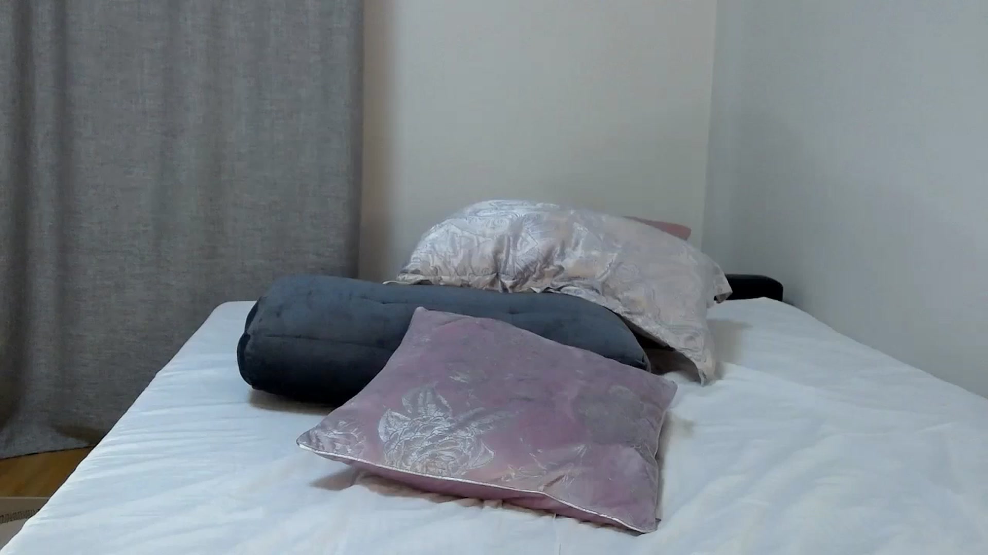 Gallery image thumbnail from o_o1t2's myfreecams stream on, 10/05/2024, 09:34 image 10 of 20