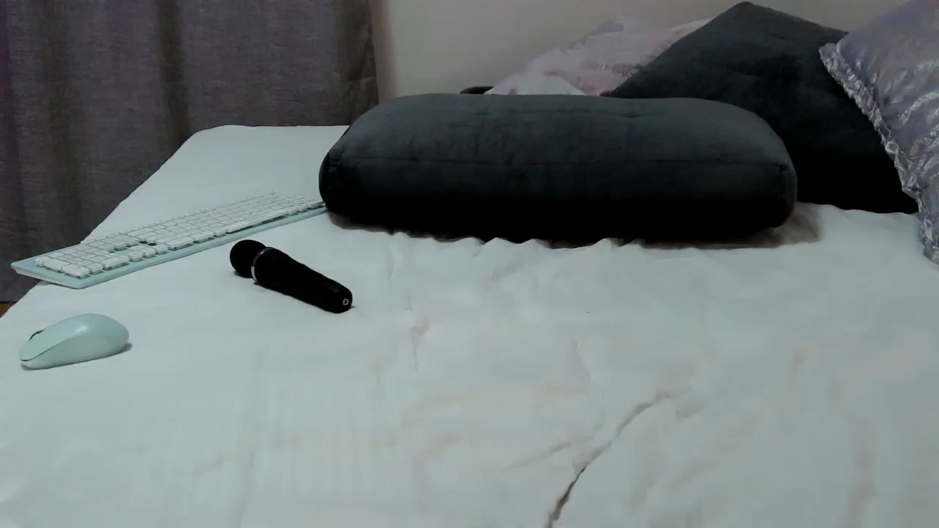 Gallery image thumbnail from o_o1t2's myfreecams stream on, 03/28/2025, 05:19 image 6 of 20