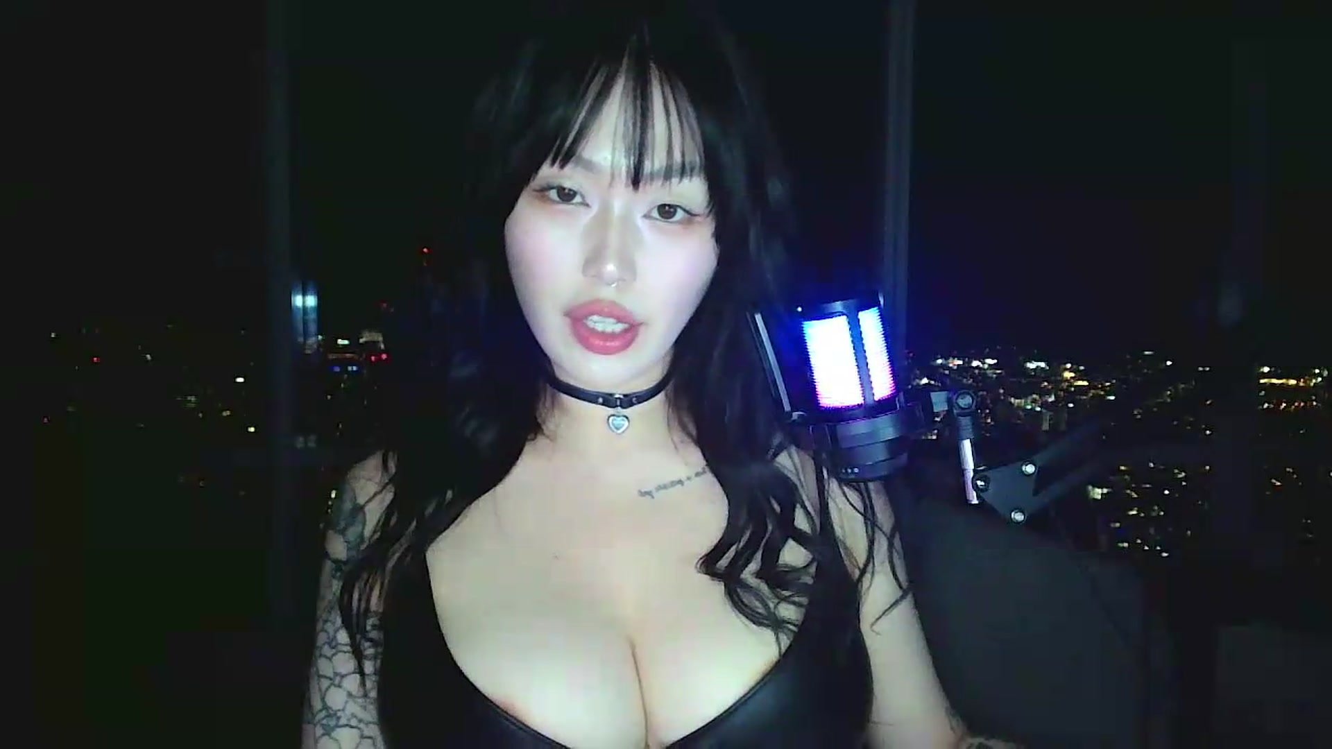 Gallery image thumbnail from obeycarrienoona's myfreecams stream on, 06/15/2026, 05:18 image 8 of 20