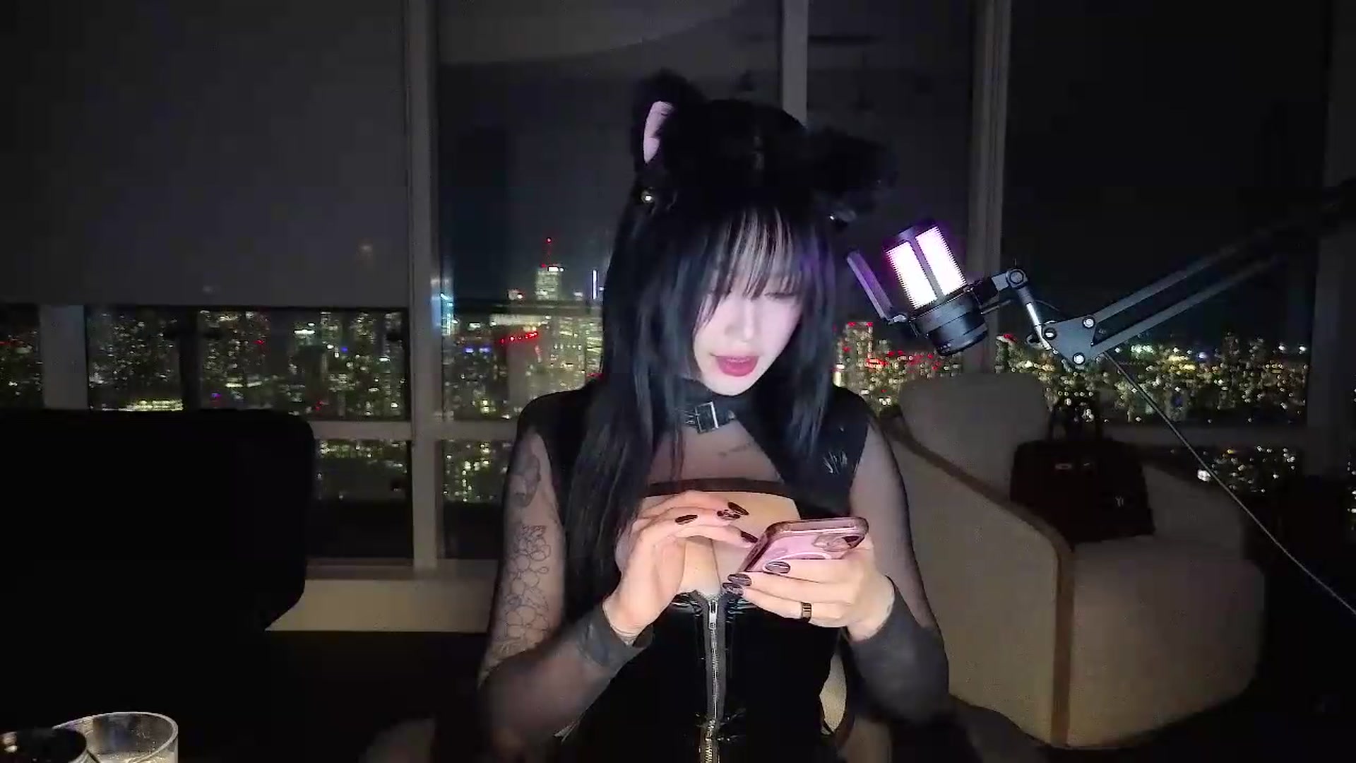 Gallery image thumbnail from obeycarrienoona's myfreecams stream on, 07/06/2026, 03:34 image 3 of 20