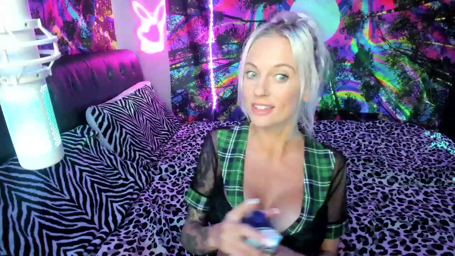 Gallery image thumbnail from octoBELLE's myfreecams stream on, 10/09/2023, 09:16 image 3 of 20