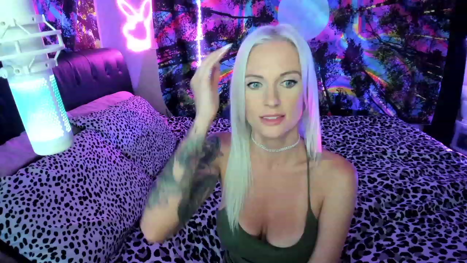 Gallery image thumbnail from octoBELLE's myfreecams stream on, 10/18/2023, 04:49 image 8 of 20