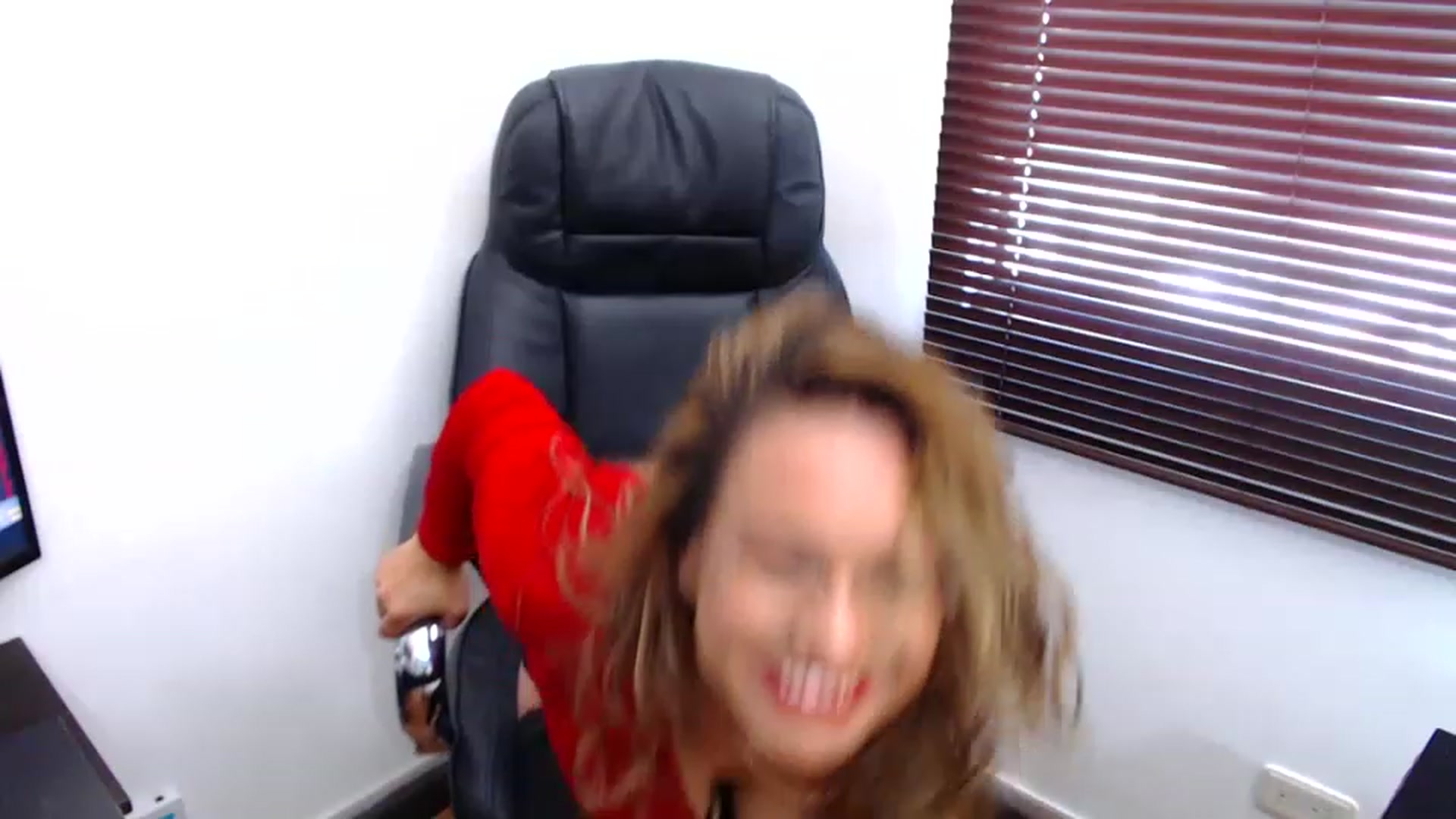 Gallery image thumbnail from office_secret's myfreecams stream on, 11/22/2022, 19:09 image 9 of 20