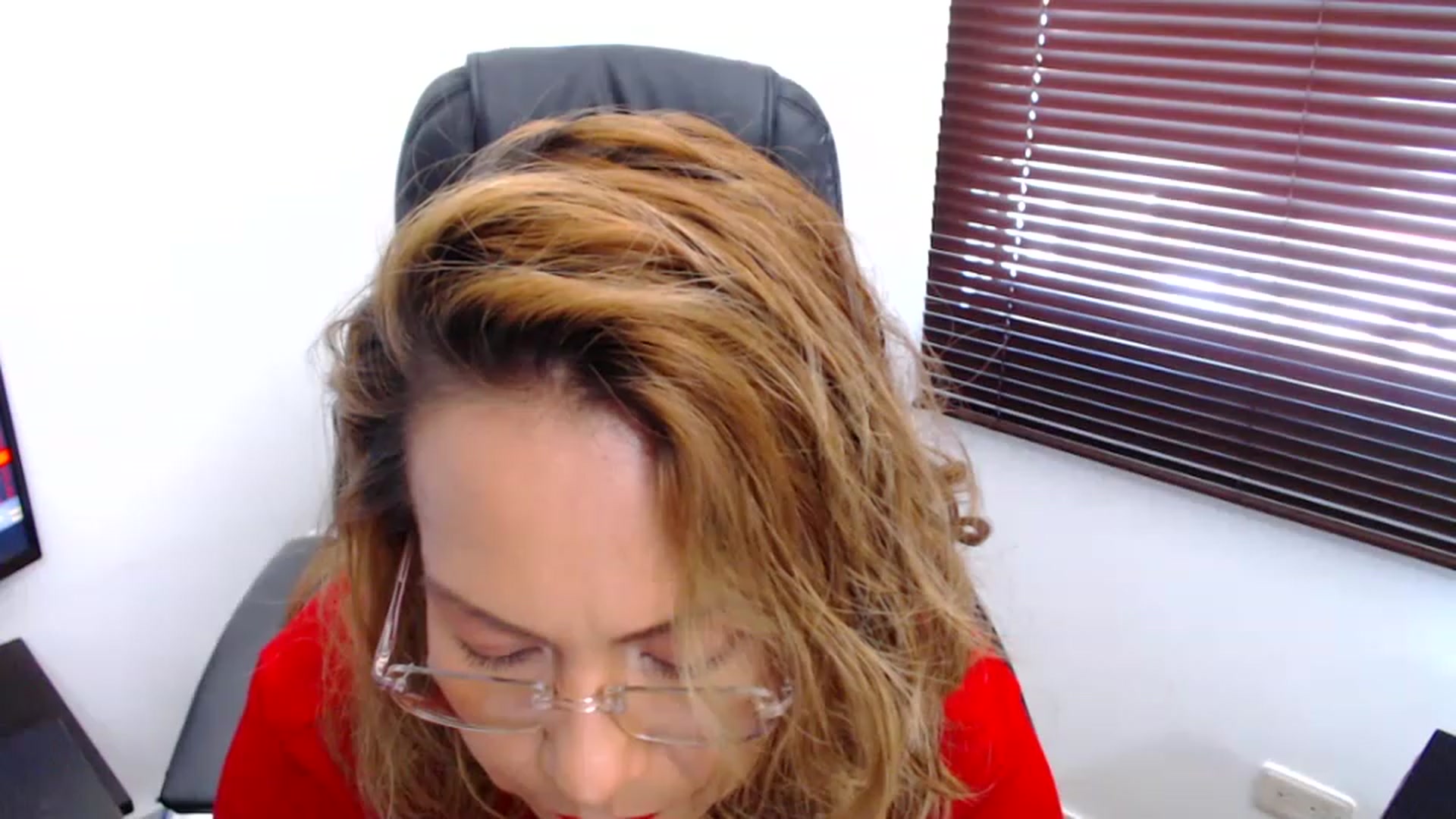 Gallery image thumbnail from office_secret's myfreecams stream on, 11/22/2022, 19:09 image 10 of 20