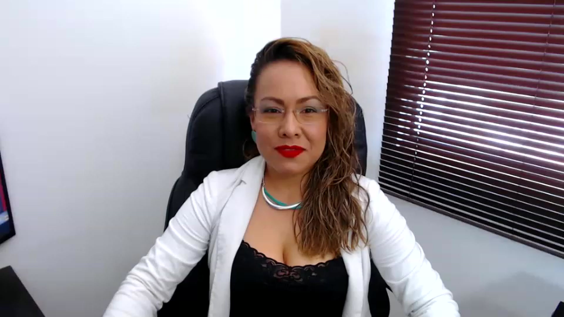 Gallery image thumbnail from office_secret's myfreecams stream on, 12/01/2022, 17:00 image 1 of 20