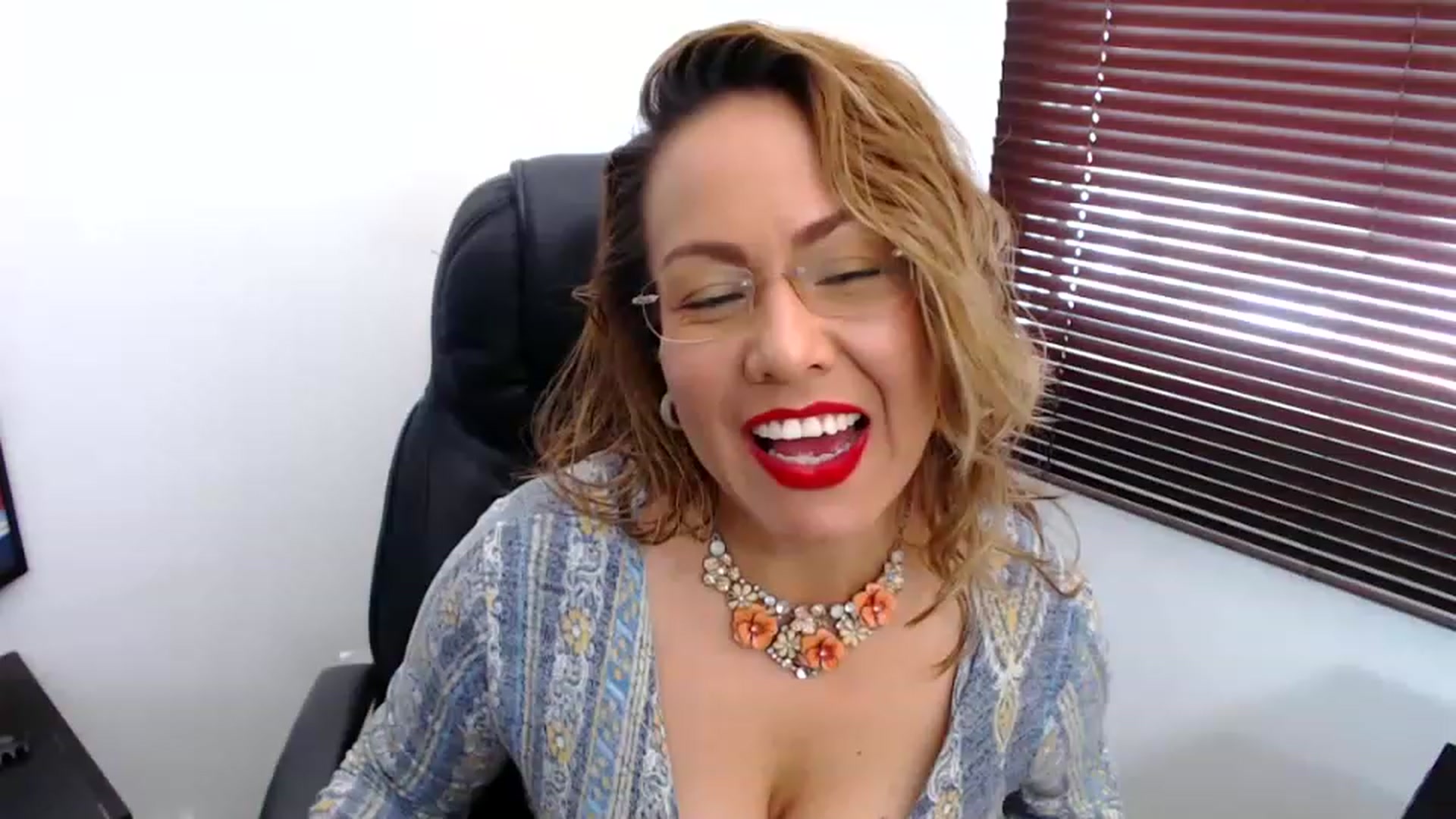 Gallery image thumbnail from office_secret's myfreecams stream on, 12/02/2022, 17:45 image 12 of 20