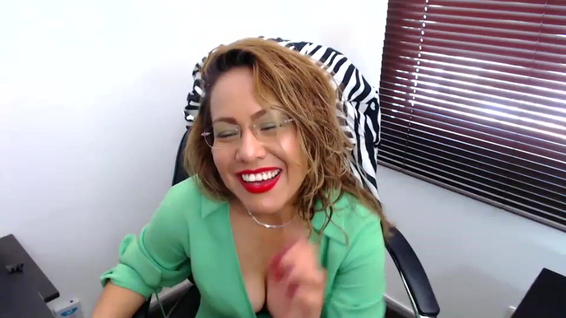 Gallery image thumbnail from office_secret's myfreecams stream on, 12/09/2022, 17:54 image 16 of 20