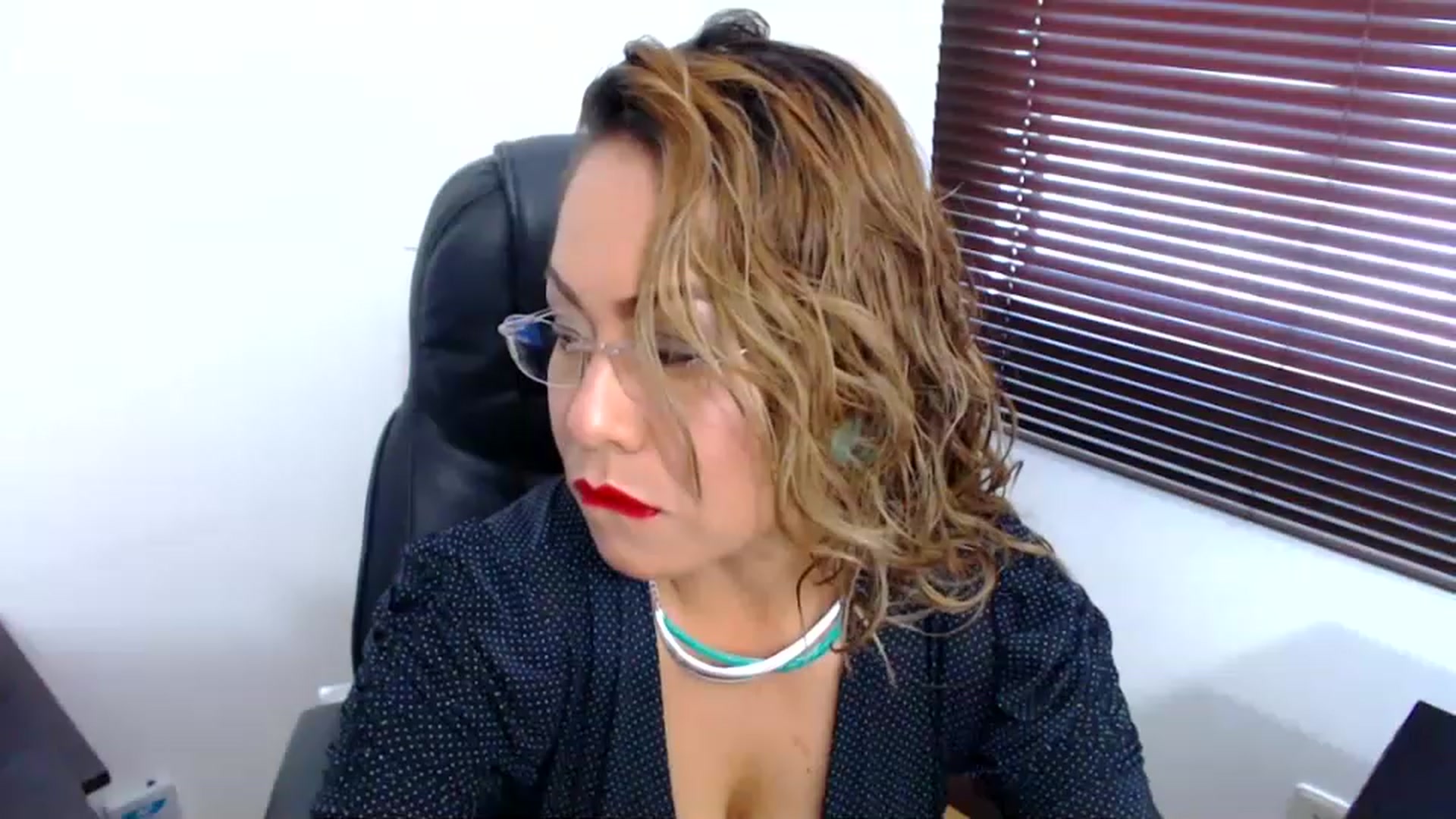 Gallery image thumbnail from office_secret's myfreecams stream on, 12/22/2022, 17:48 image 3 of 20