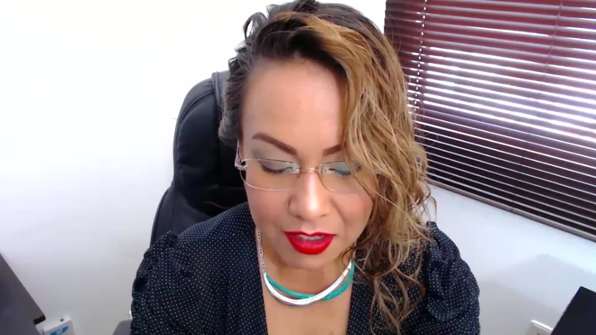 Gallery image thumbnail from office_secret's myfreecams stream on, 12/22/2022, 17:48 image 8 of 20