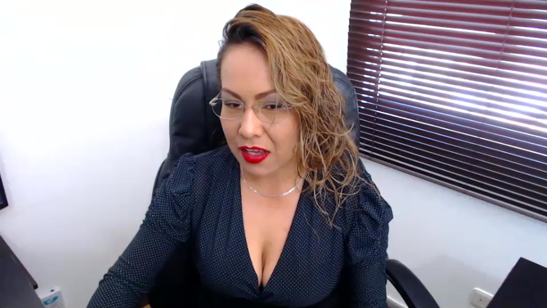 Gallery image thumbnail from office_secret's myfreecams stream on, 12/26/2022, 18:42 image 2 of 20