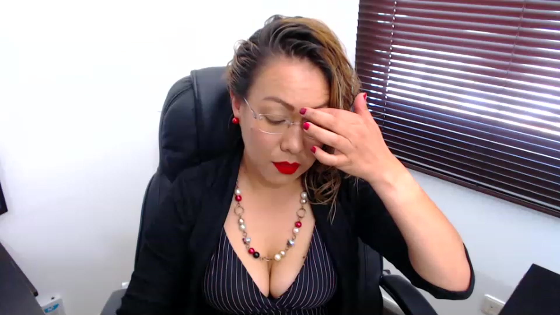 Gallery image thumbnail from office_secret's myfreecams stream on, 12/27/2022, 16:53 image 8 of 20
