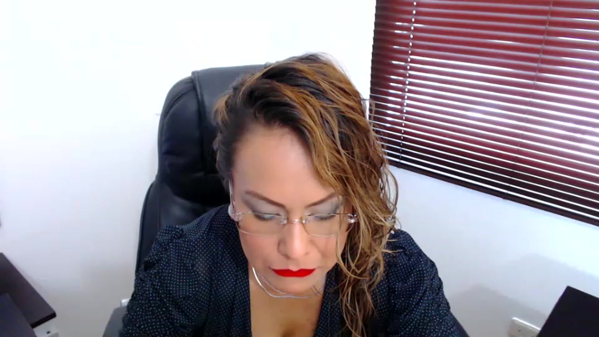 Gallery image thumbnail from office_secret's myfreecams stream on, 01/03/2023, 18:05 image 2 of 20