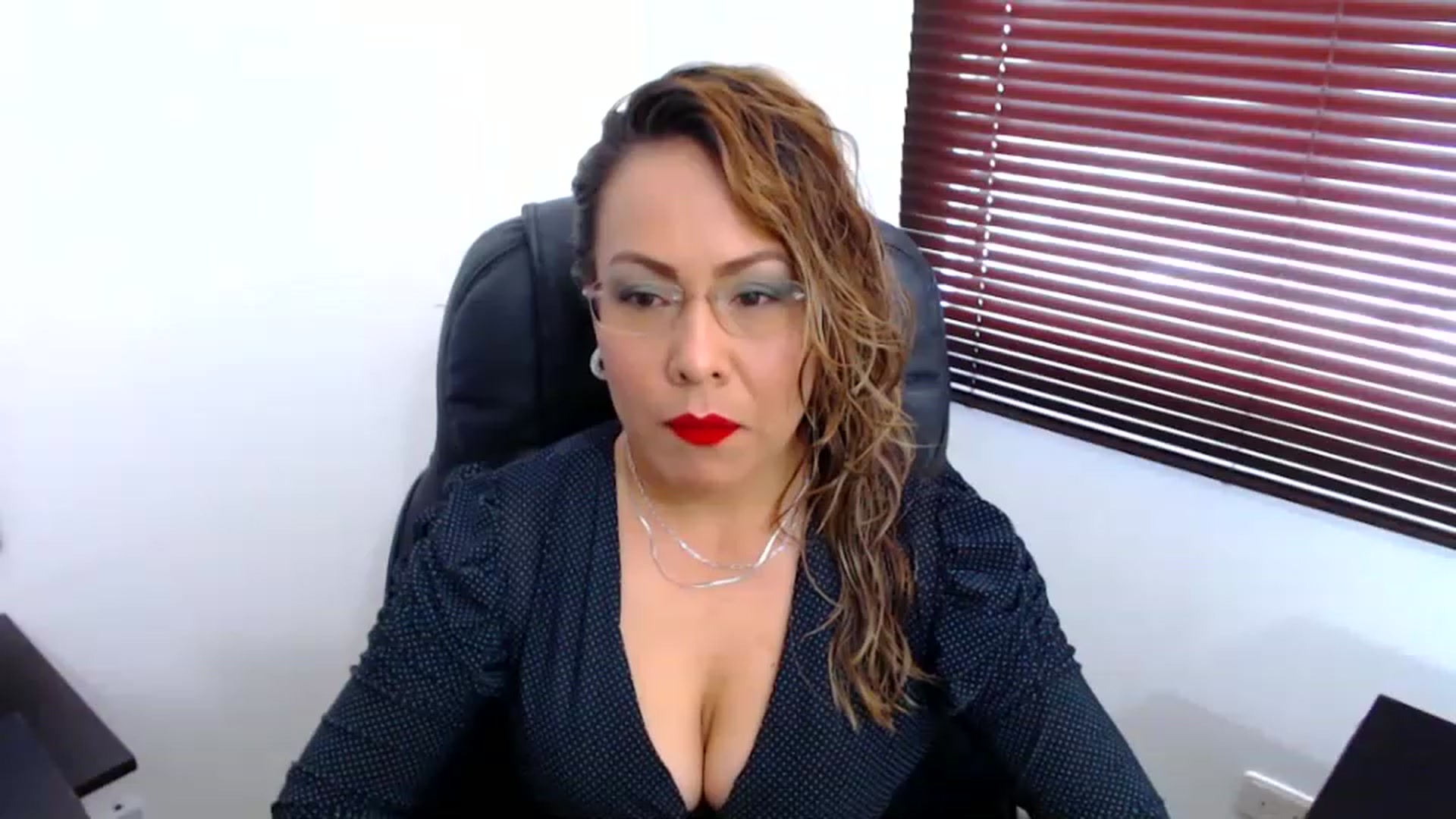 Gallery image thumbnail from office_secret's myfreecams stream on, 01/03/2023, 18:05 image 1 of 20