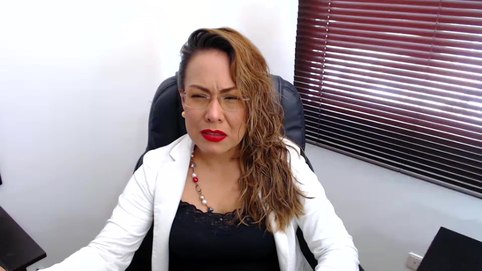 Gallery image thumbnail from office_secret's myfreecams stream on, 01/13/2023, 18:36 image 2 of 20