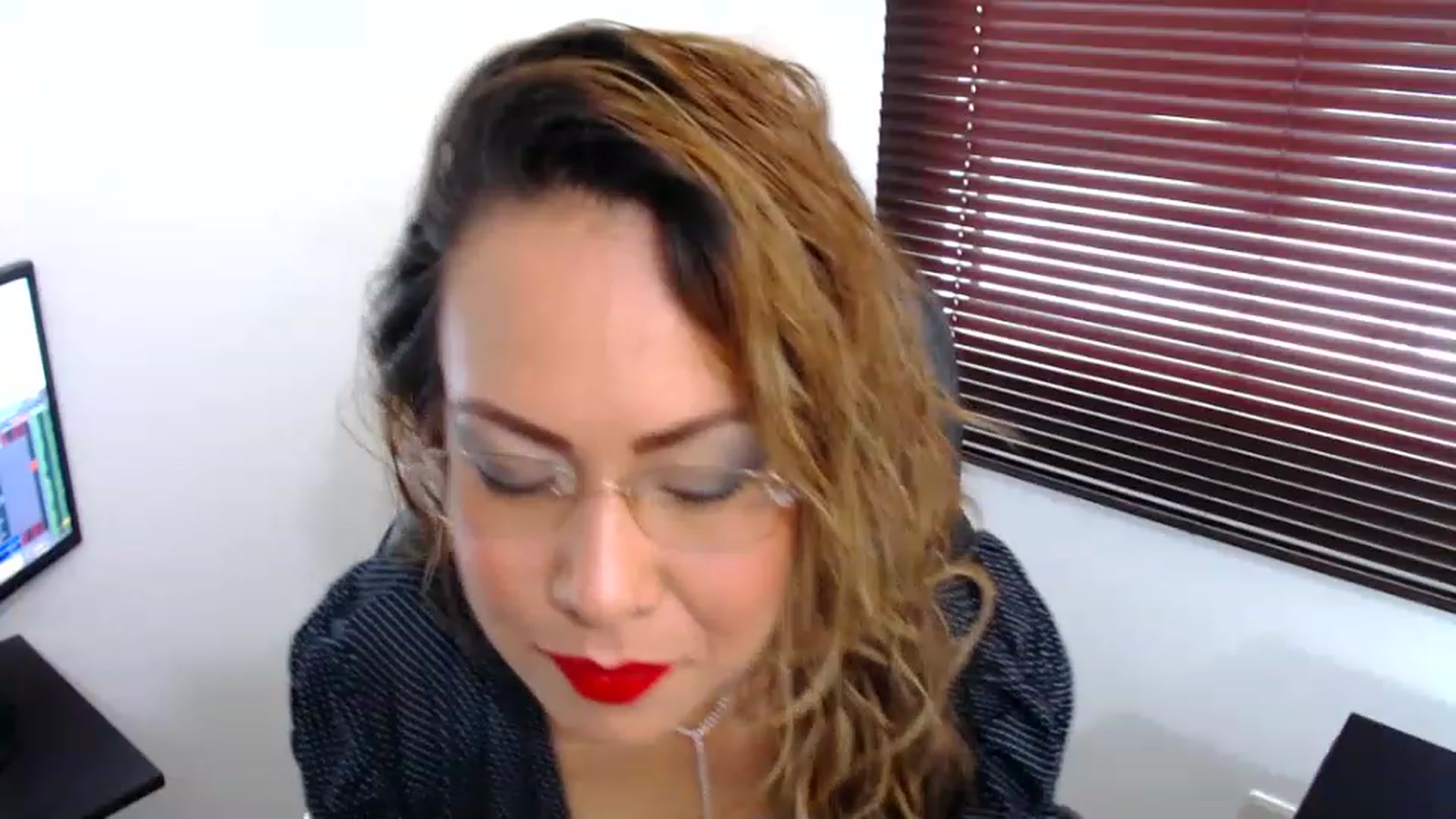 Gallery image thumbnail from office_secret's myfreecams stream on, 01/17/2023, 17:06 image 14 of 20