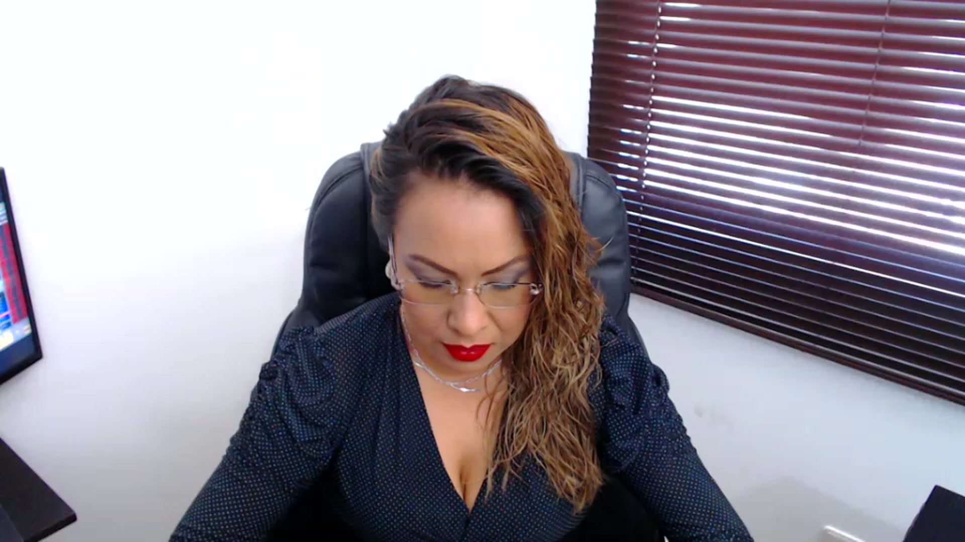 Gallery image thumbnail from office_secret's myfreecams stream on, 01/30/2023, 17:46 image 1 of 20