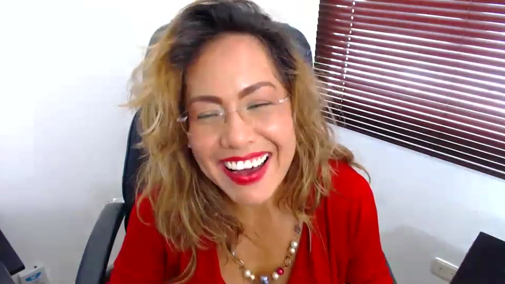 Gallery image thumbnail from office_secret's myfreecams stream on, 02/20/2023, 19:09 image 20 of 20