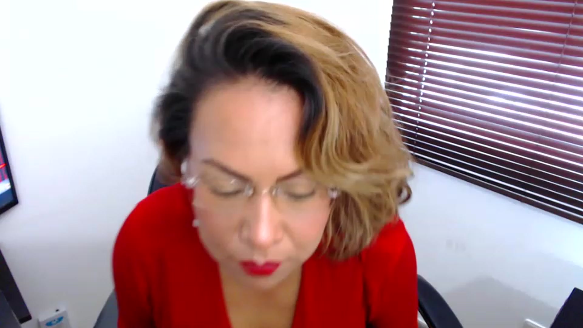 Gallery image thumbnail from office_secret's myfreecams stream on, 02/28/2023, 18:11 image 12 of 20