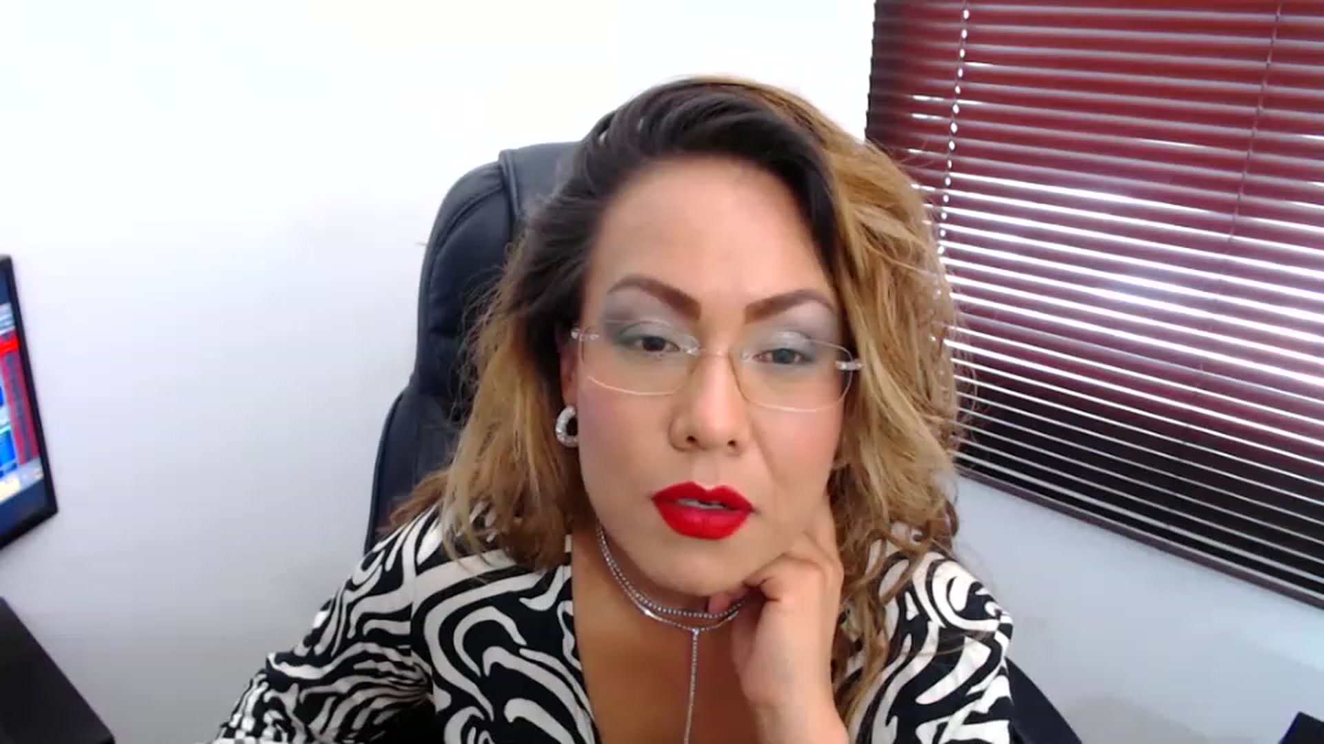 Gallery image thumbnail from office_secret's myfreecams stream on, 03/03/2023, 18:53 image 15 of 20