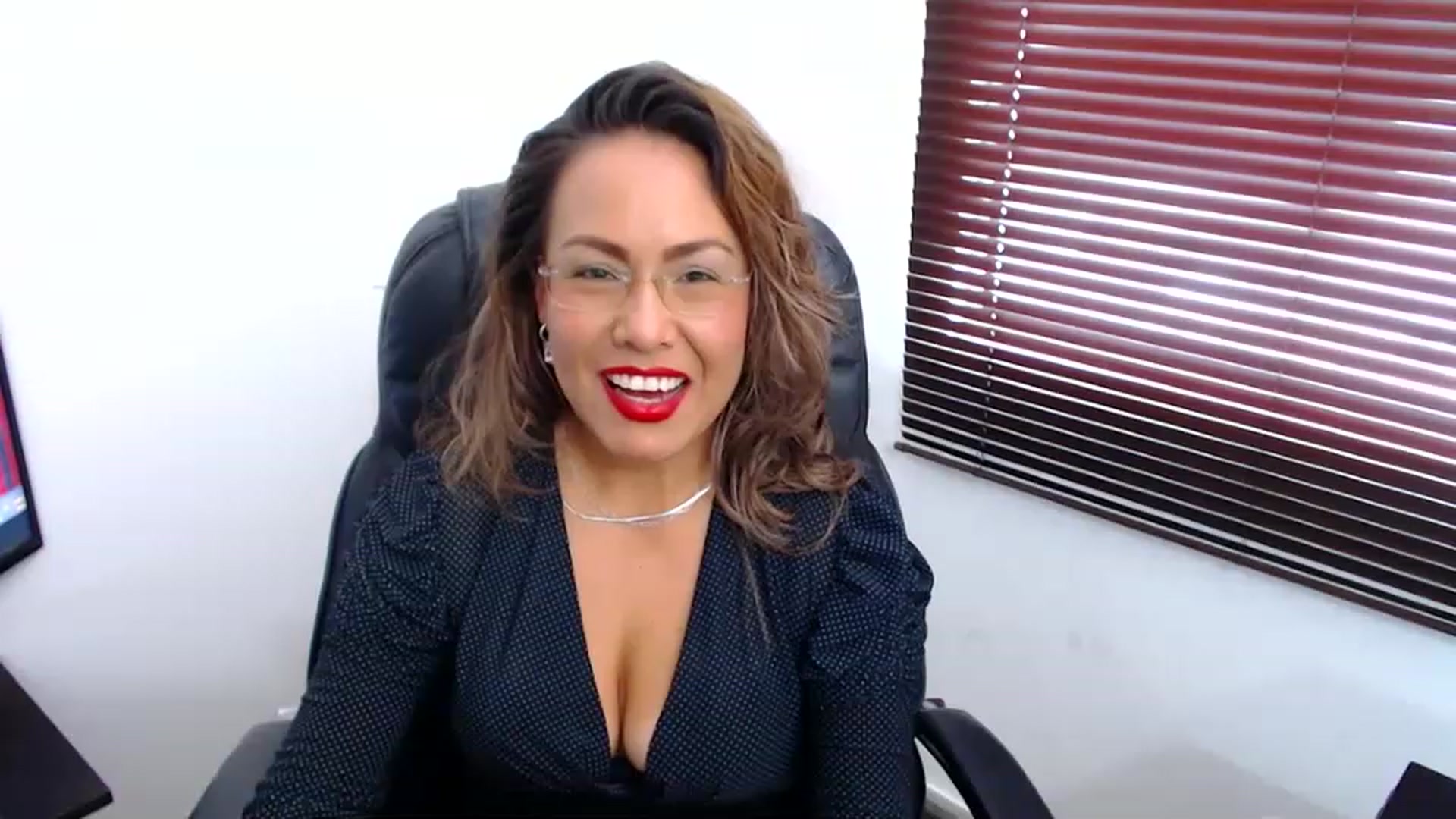 Gallery image thumbnail from office_secret's myfreecams stream on, 03/06/2023, 19:19 image 9 of 20