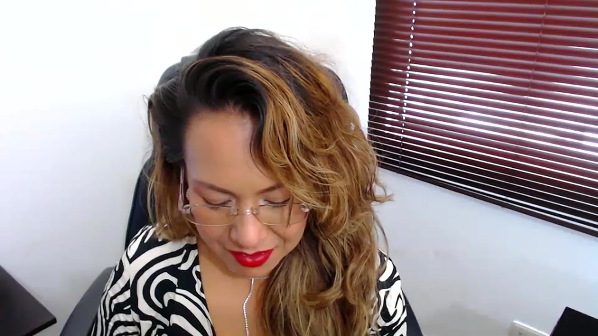 Gallery image thumbnail from office_secret's myfreecams stream on, 03/14/2023, 19:09 image 19 of 20