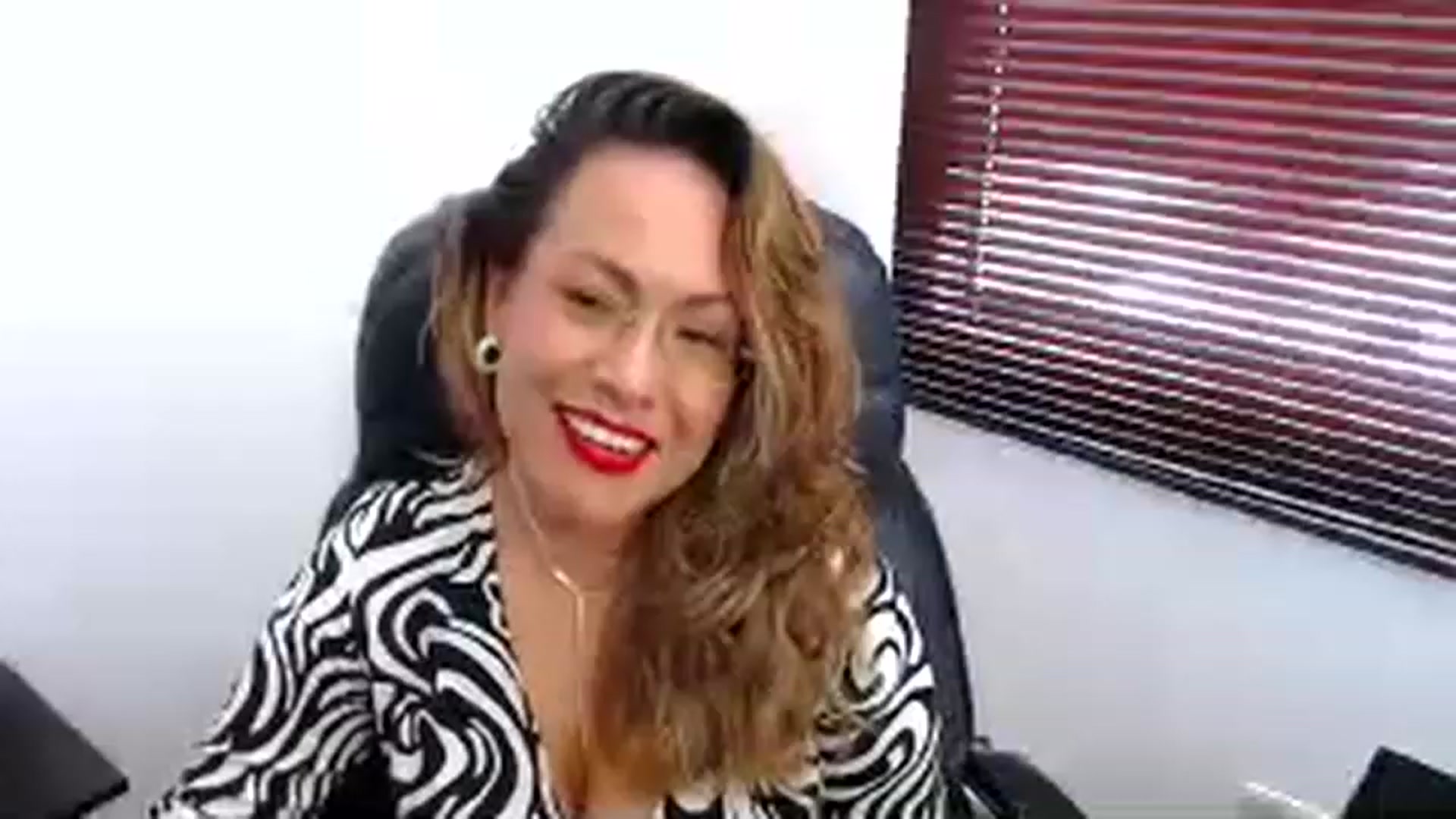 Gallery image thumbnail from office_secret's myfreecams stream on, 03/14/2023, 19:09 image 2 of 20