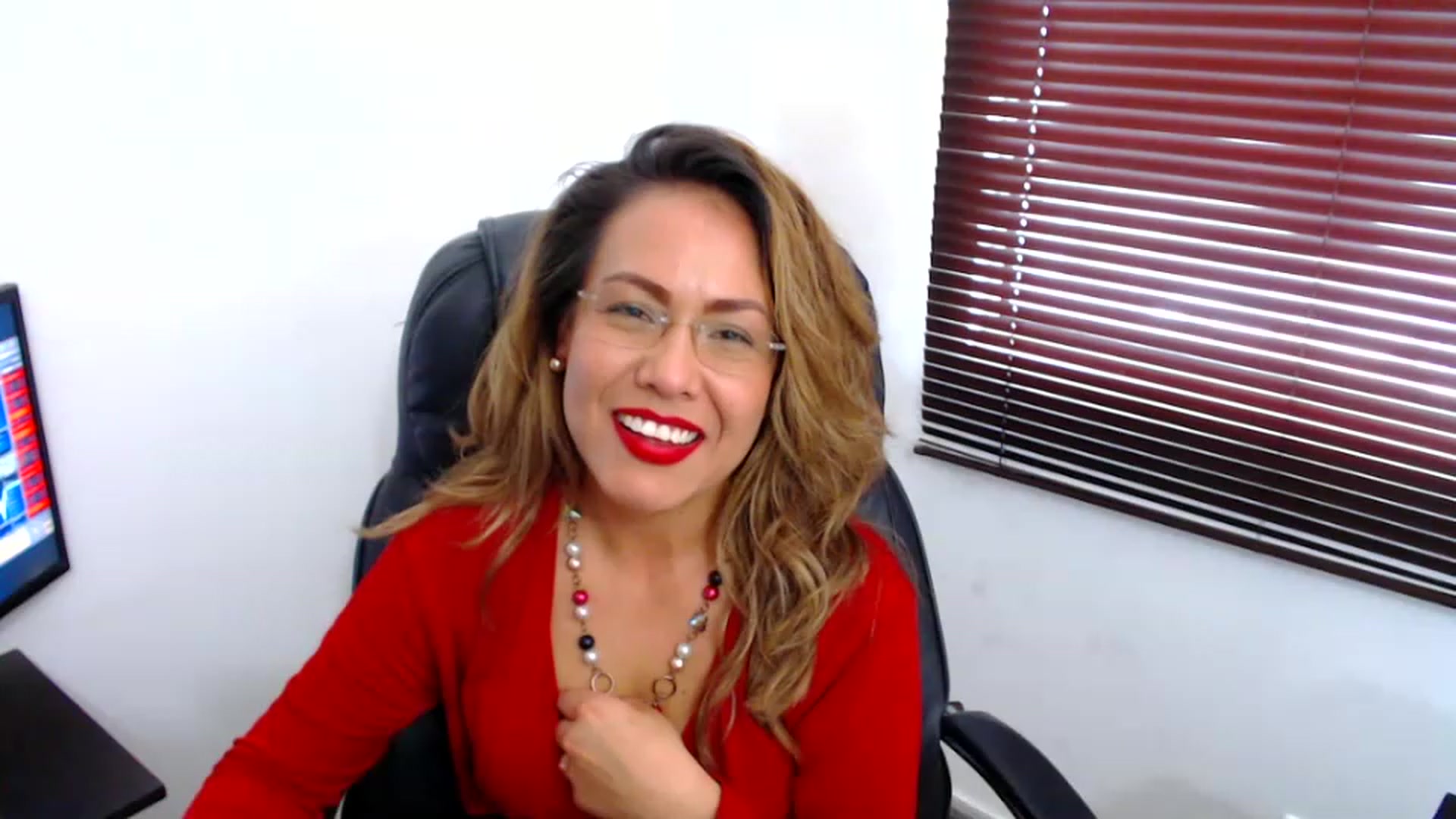 Gallery image thumbnail from office_secret's myfreecams stream on, 03/22/2023, 19:04 image 14 of 20