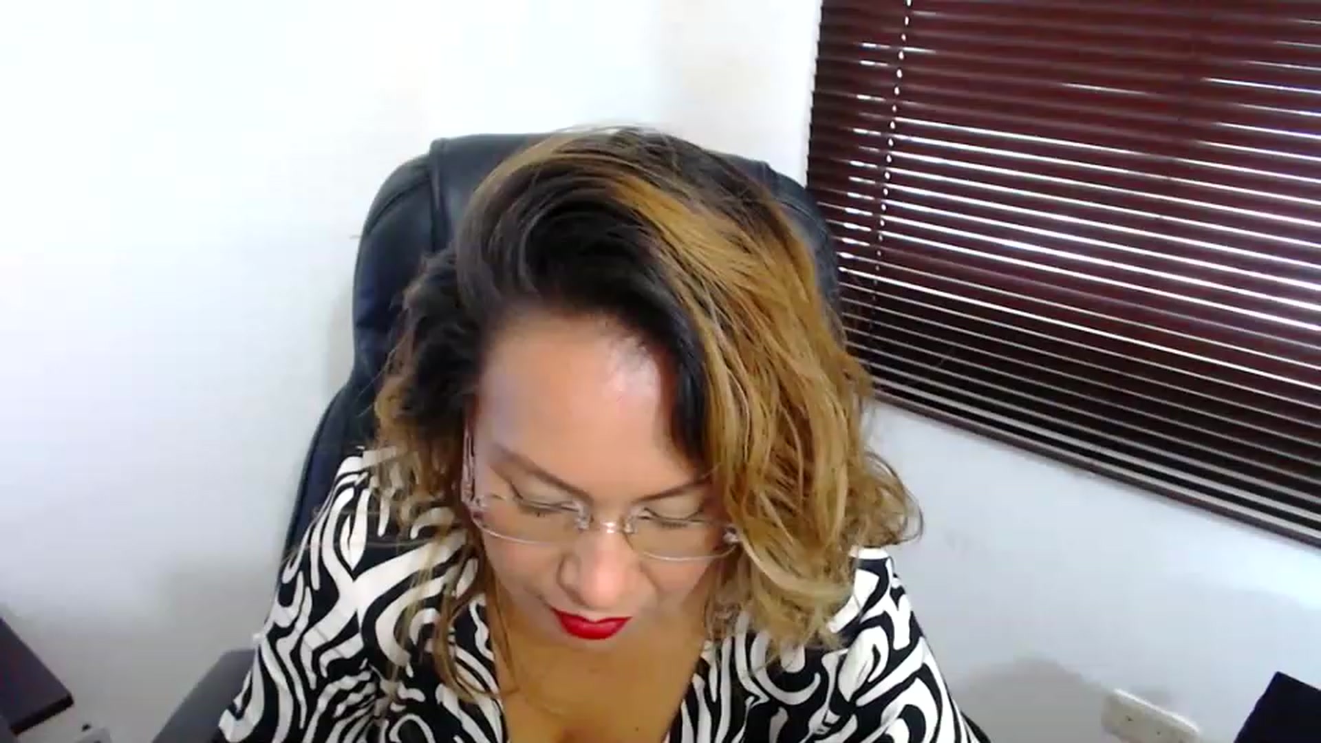Gallery image thumbnail from office_secret's myfreecams stream on, 03/29/2023, 18:25 image 19 of 20