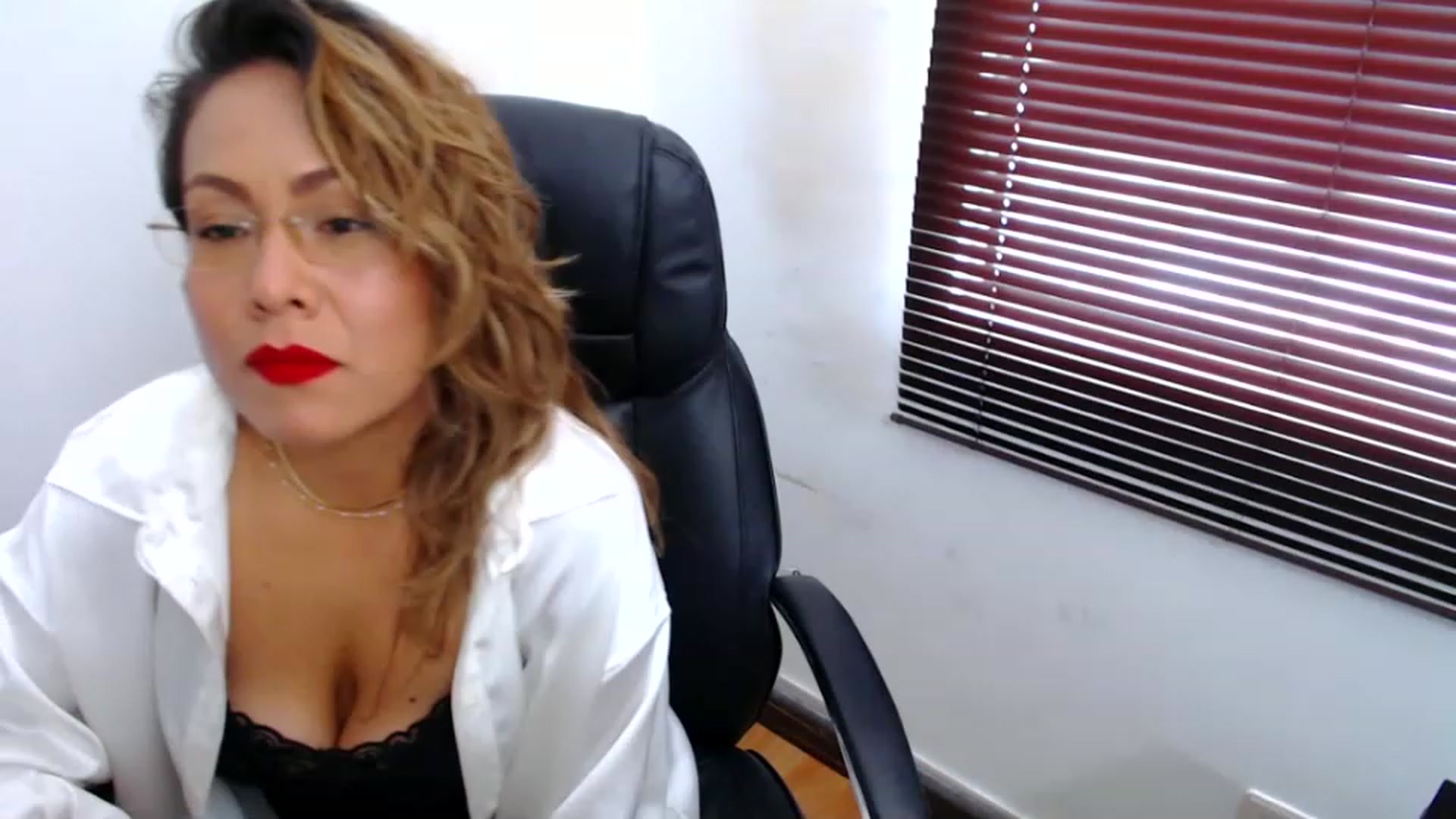 Gallery image thumbnail from office_secret's myfreecams stream on, 04/03/2023, 17:57 image 9 of 20
