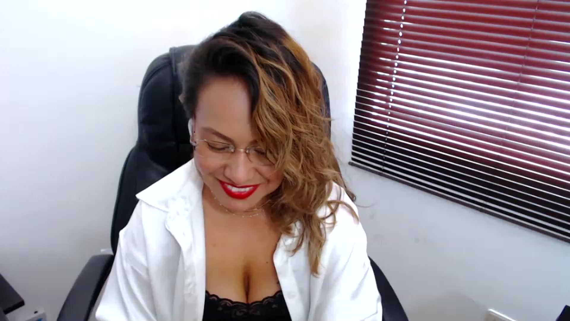 Gallery image thumbnail from office_secret's myfreecams stream on, 04/03/2023, 17:57 image 3 of 20