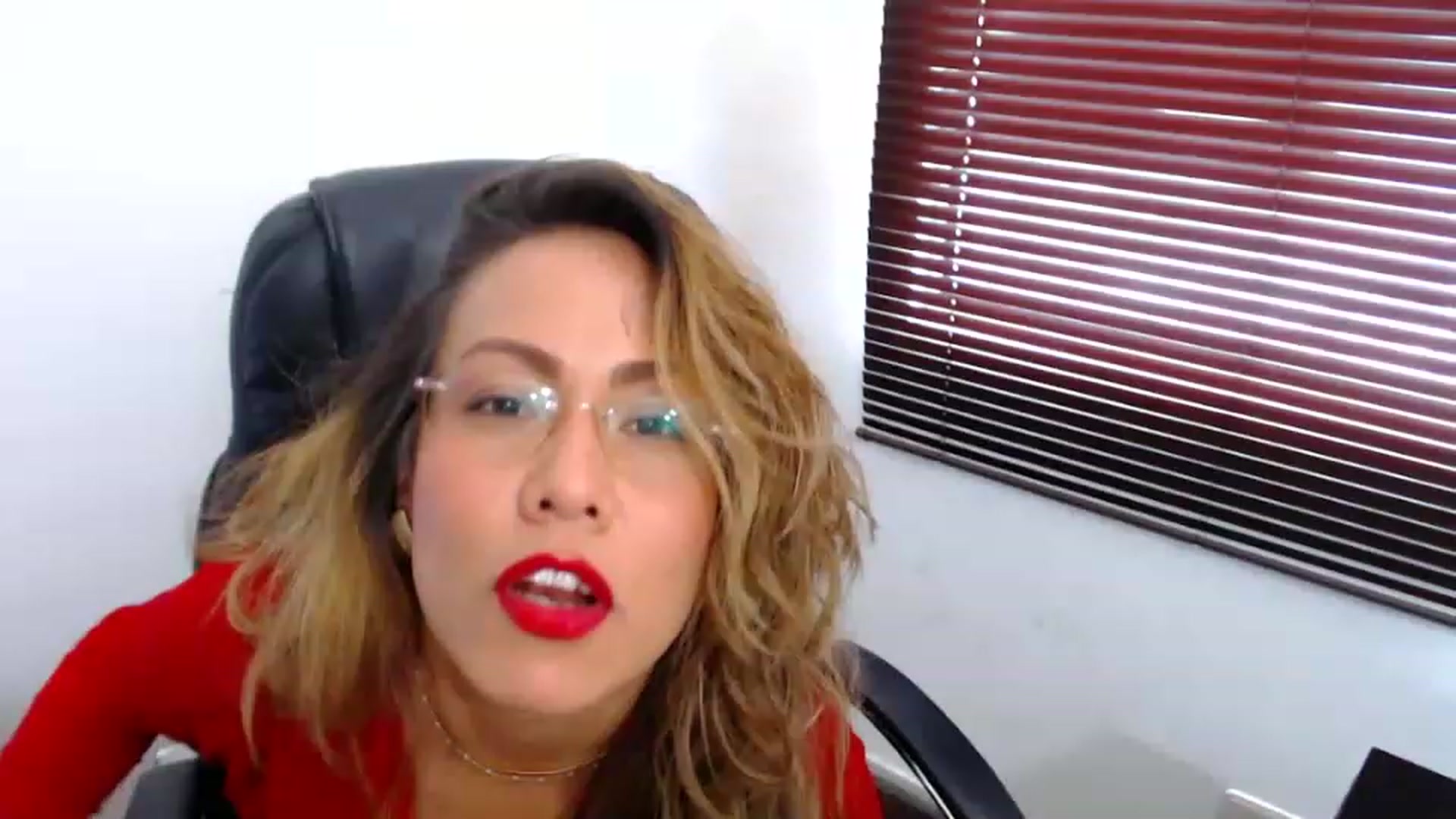 Gallery image thumbnail from office_secret's myfreecams stream on, 04/05/2023, 19:15 image 1 of 20