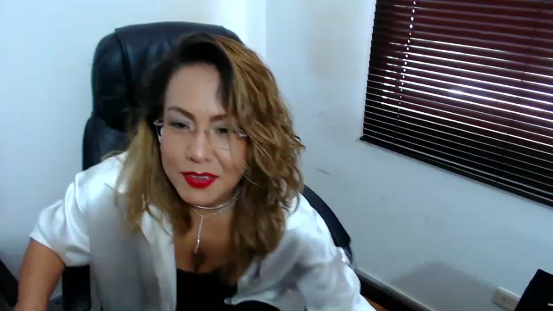 Gallery image thumbnail from office_secret's myfreecams stream on, 04/14/2023, 18:02 image 20 of 20