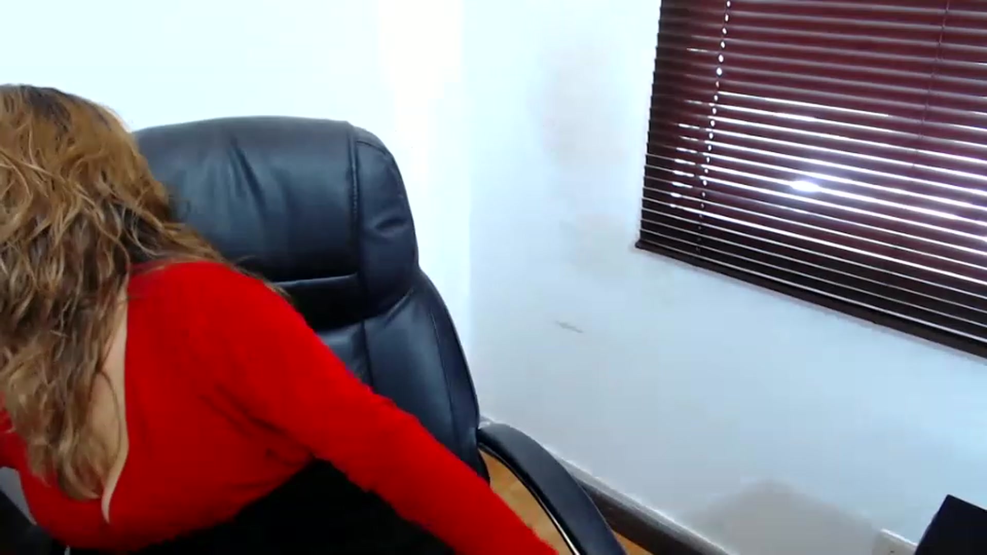Gallery image thumbnail from office_secret's myfreecams stream on, 04/17/2023, 17:52 image 11 of 20