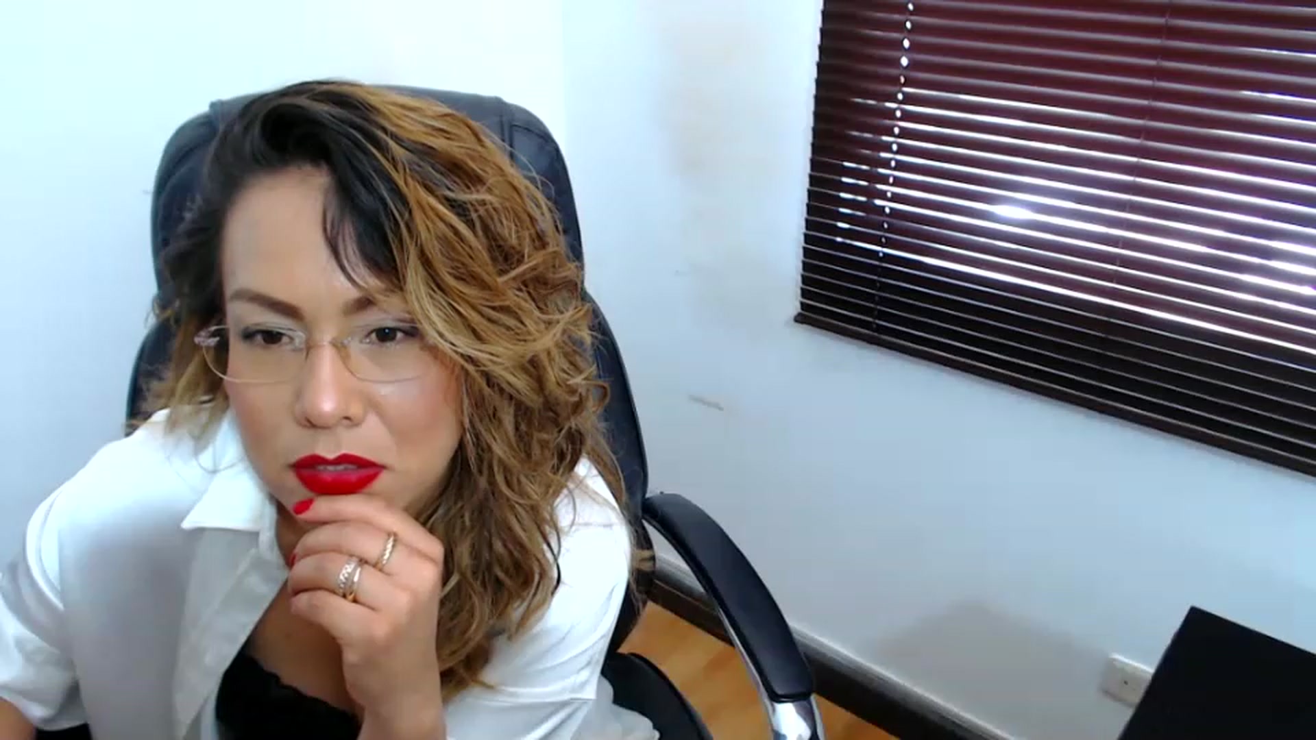 Gallery image thumbnail from office_secret's myfreecams stream on, 04/19/2023, 17:55 image 2 of 20