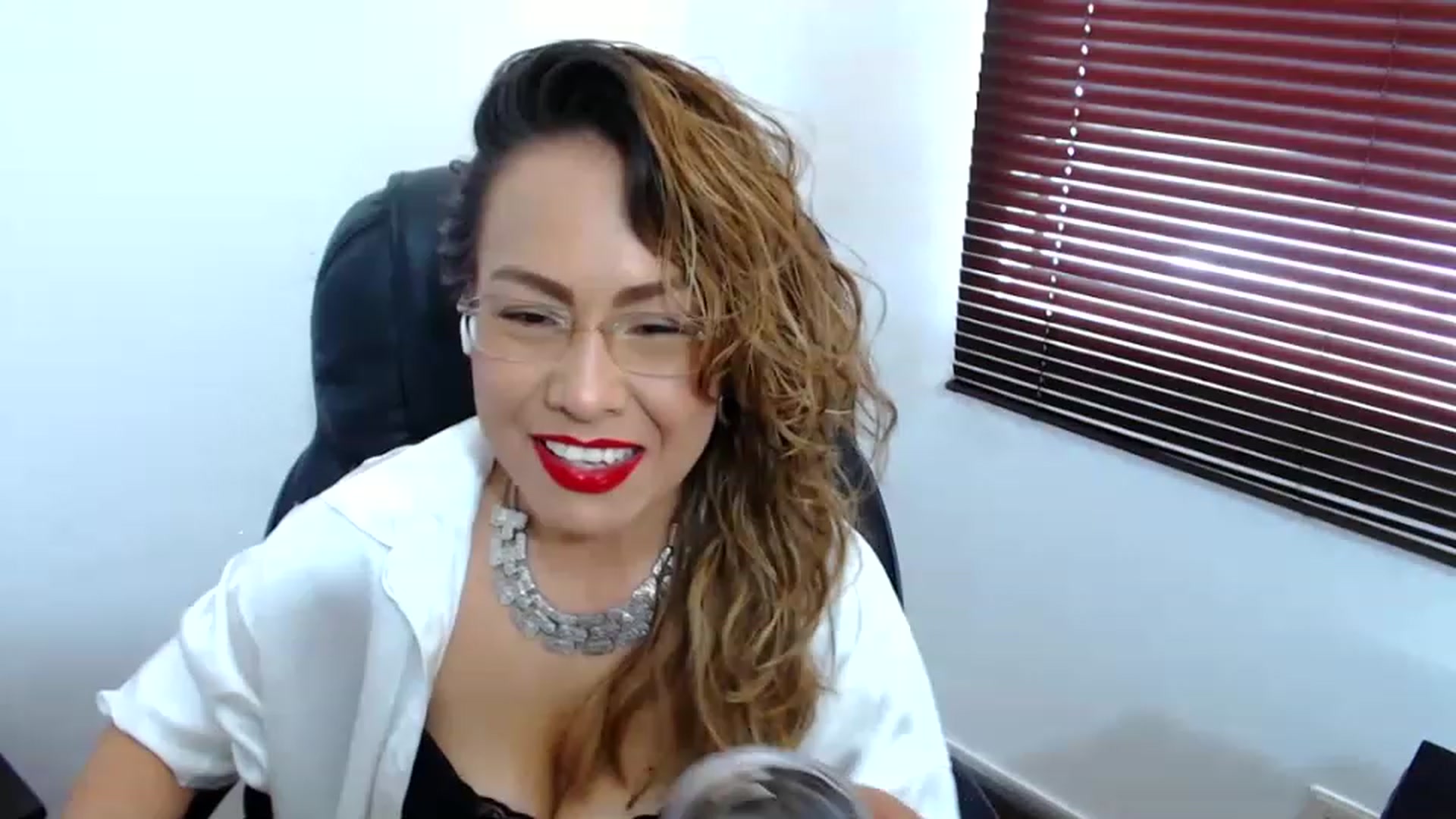Gallery image thumbnail from office_secret's myfreecams stream on, 04/25/2023, 16:56 image 5 of 20