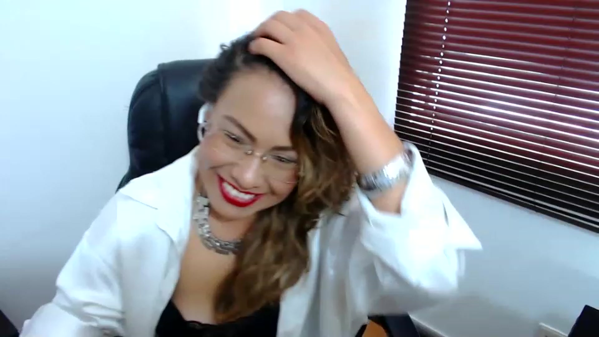 Gallery image thumbnail from office_secret's myfreecams stream on, 04/25/2023, 16:56 image 12 of 20