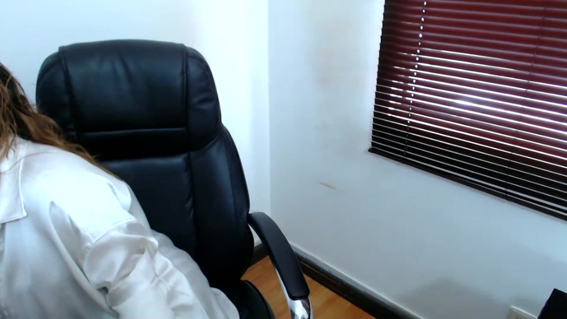 Gallery image thumbnail from office_secret's myfreecams stream on, 04/25/2023, 16:56 image 15 of 20