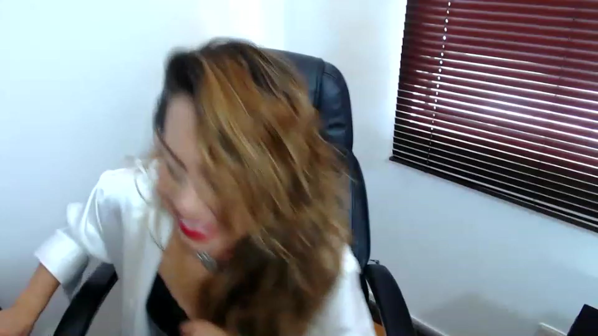 Gallery image thumbnail from office_secret's myfreecams stream on, 04/25/2023, 17:34 image 11 of 20
