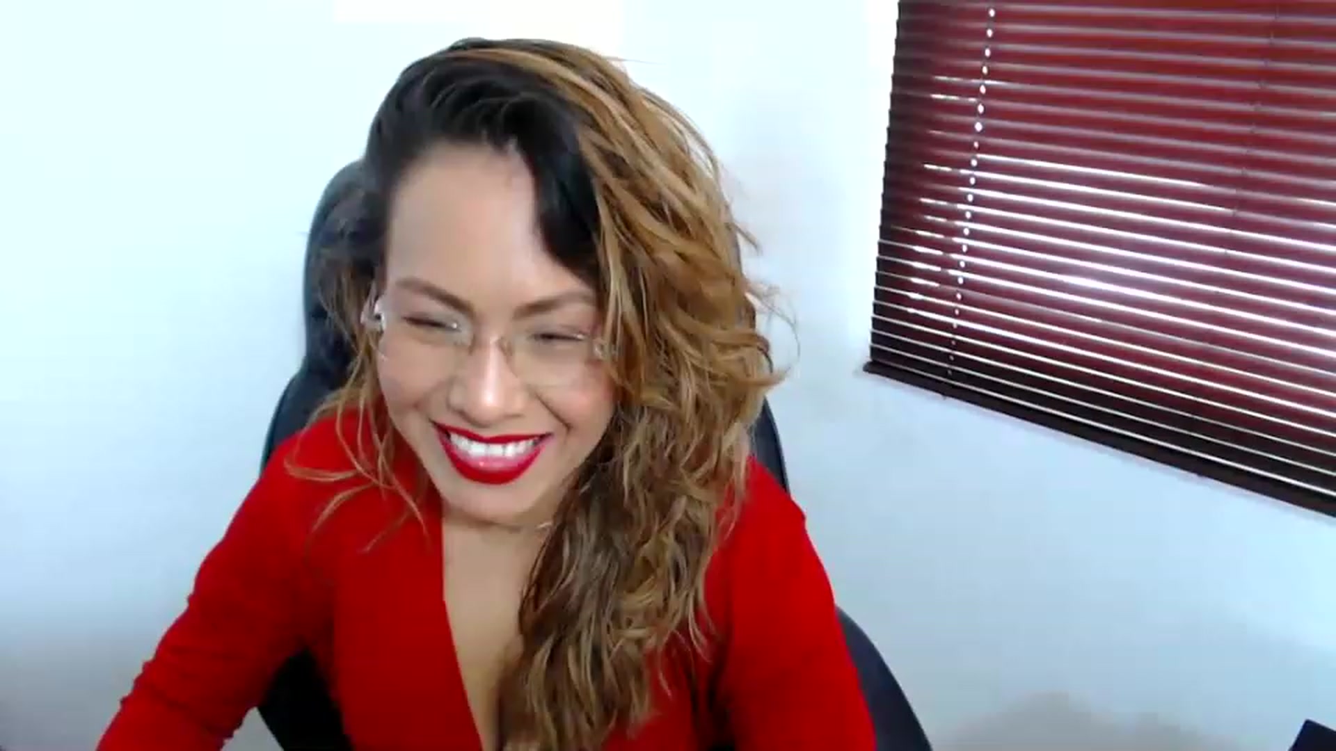 Gallery image thumbnail from office_secret's myfreecams stream on, 04/26/2023, 17:54 image 14 of 20