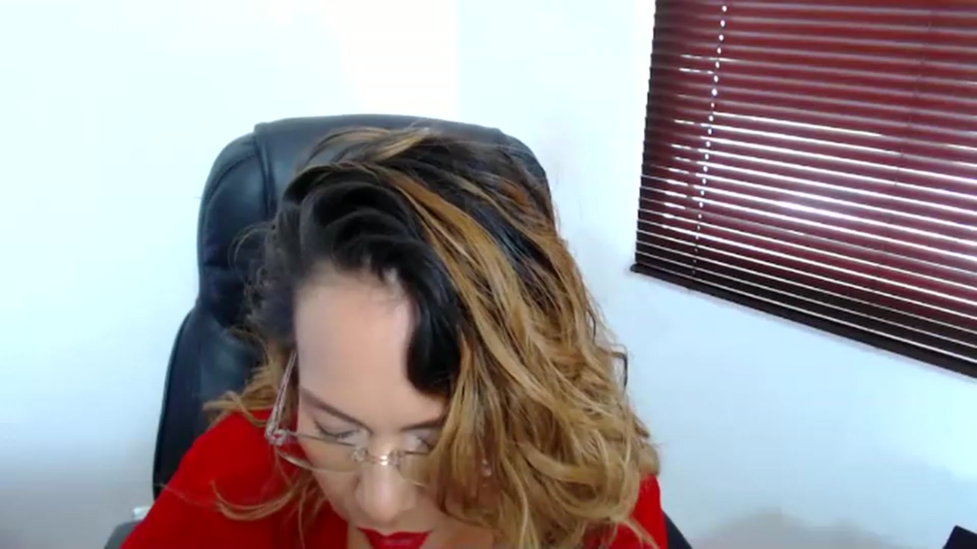Gallery image thumbnail from office_secret's myfreecams stream on, 04/26/2023, 17:54 image 19 of 20