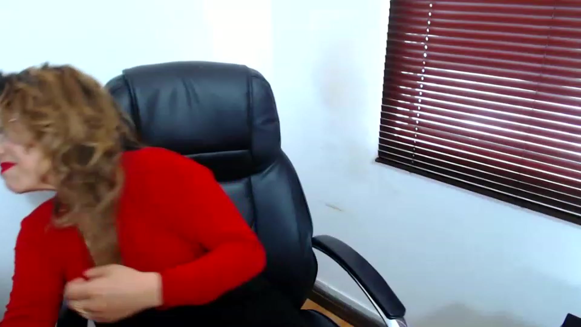 Gallery image thumbnail from office_secret's myfreecams stream on, 04/26/2023, 17:54 image 9 of 20