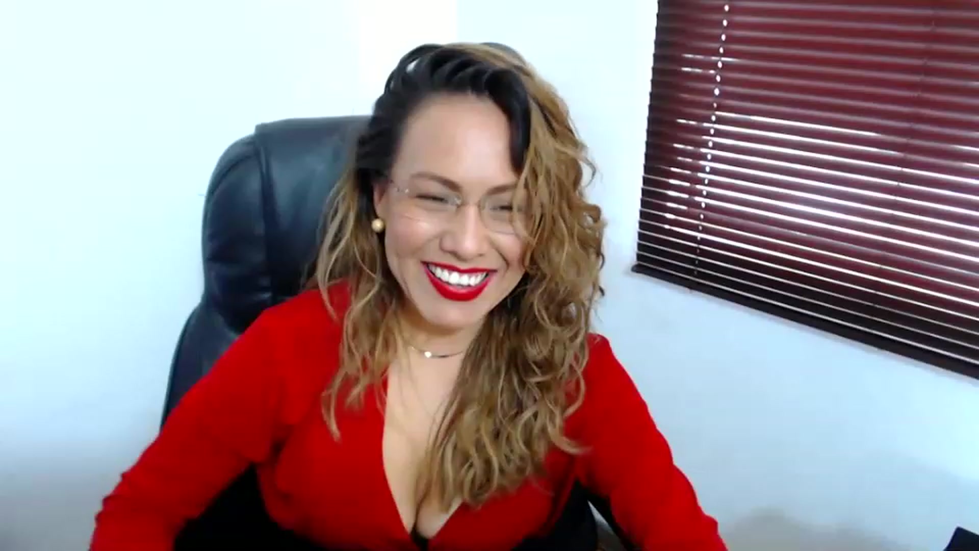 Gallery image thumbnail from office_secret's myfreecams stream on, 04/26/2023, 18:52 image 1 of 20