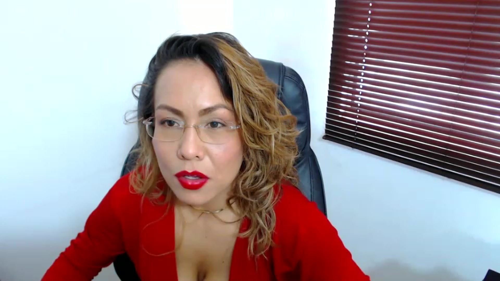Gallery image thumbnail from office_secret's myfreecams stream on, 04/26/2023, 18:52 image 9 of 20