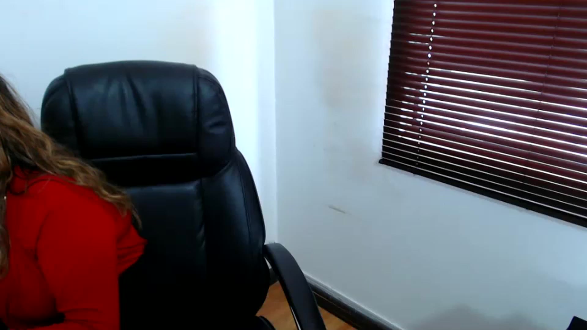 Gallery image thumbnail from office_secret's myfreecams stream on, 04/26/2023, 18:52 image 16 of 20