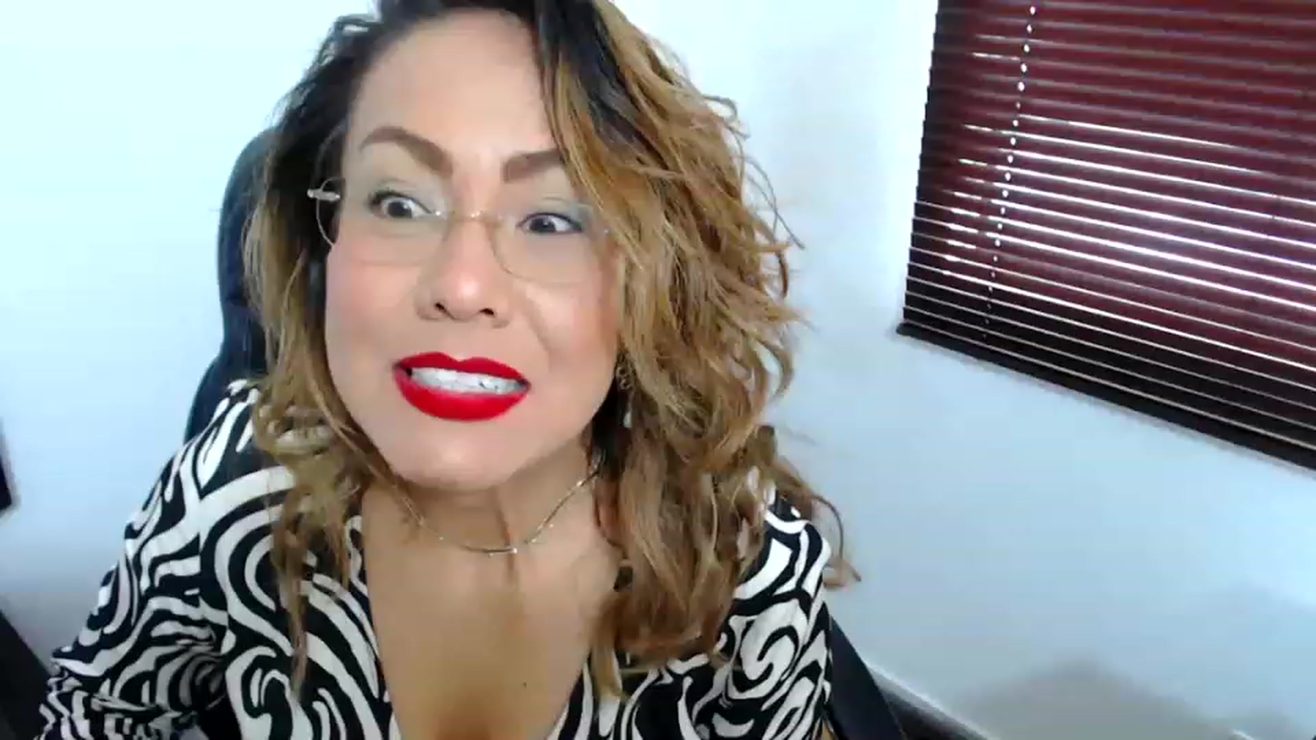 Gallery image thumbnail from office_secret's myfreecams stream on, 04/27/2023, 17:40 image 6 of 20