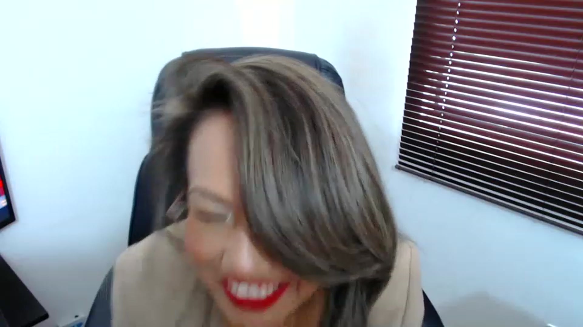 Gallery image thumbnail from office_secret's myfreecams stream on, 05/01/2023, 18:00 image 6 of 20